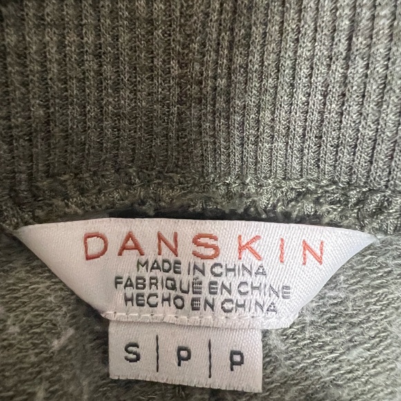 Danskin Camouflage Size Small Joggers - Picture 3 of 4